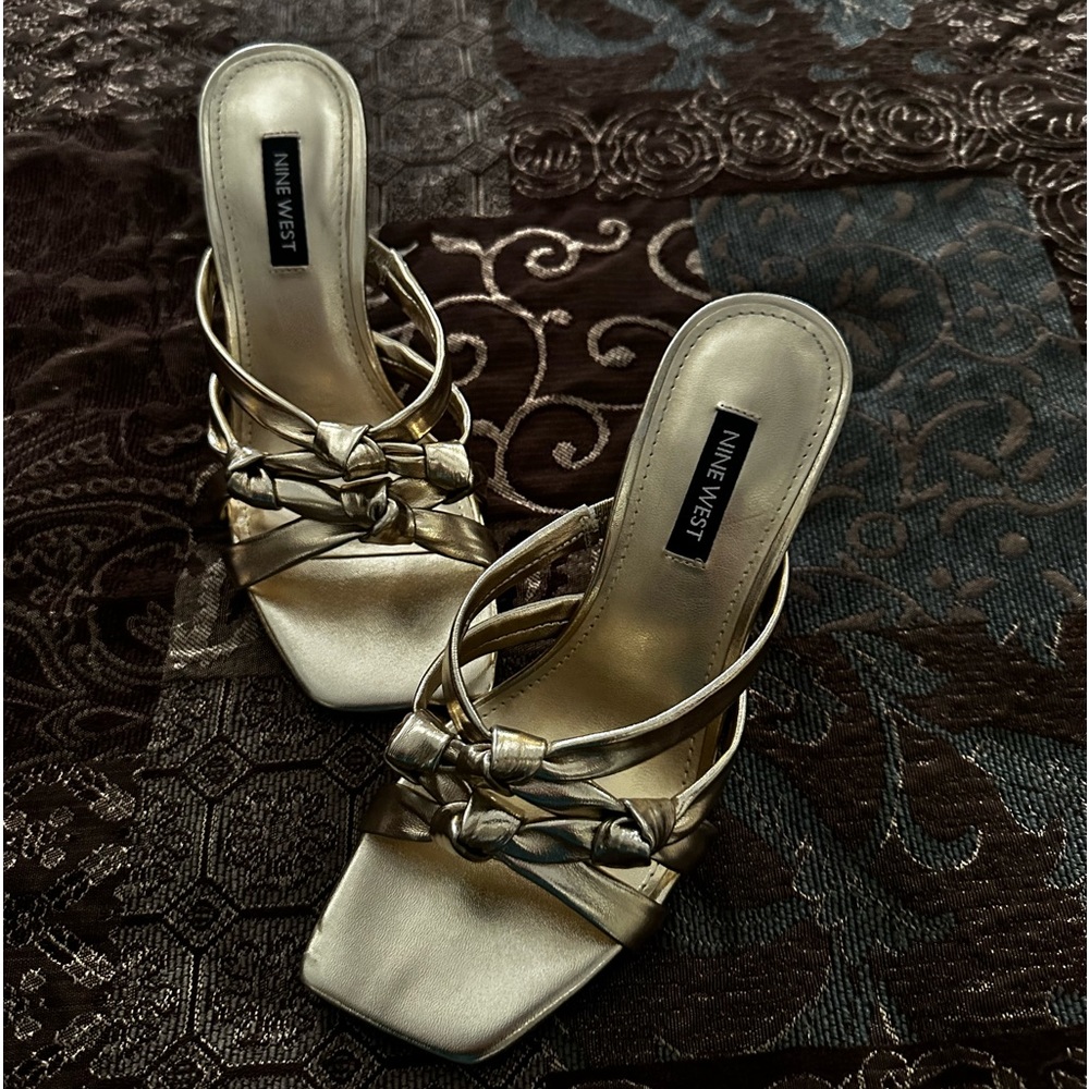 Beautiful NINE WEST sandals